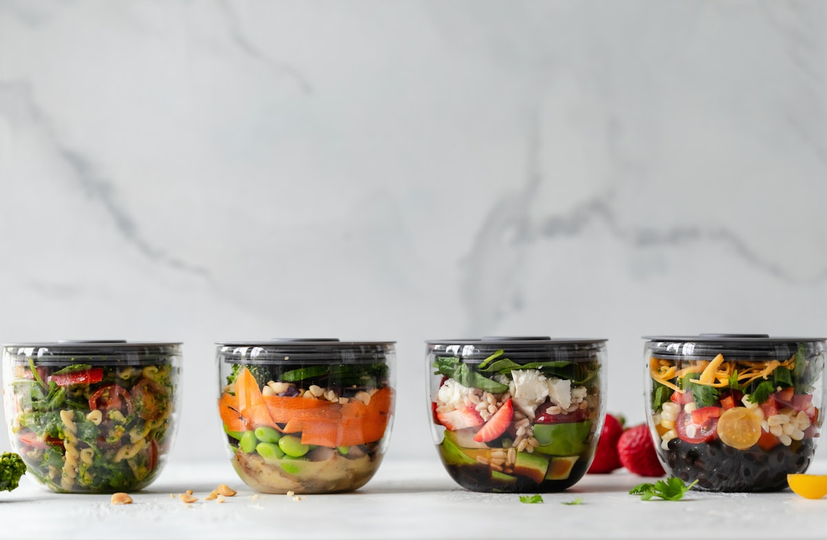 Balanced nutrition bowl with fresh vegetables and proteins